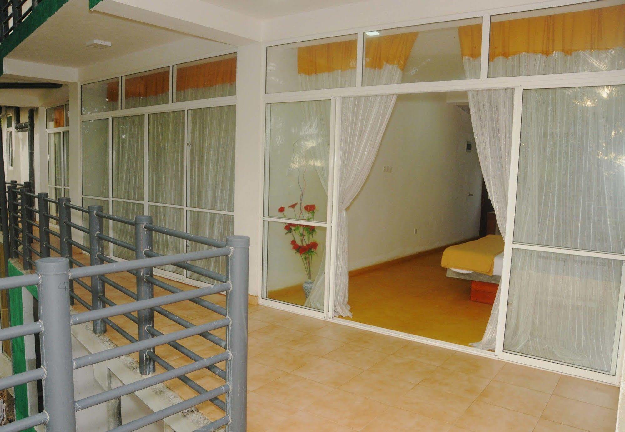 New Shangrela Beach Resort Ambalangoda  Εξωτερικό φωτογραφία